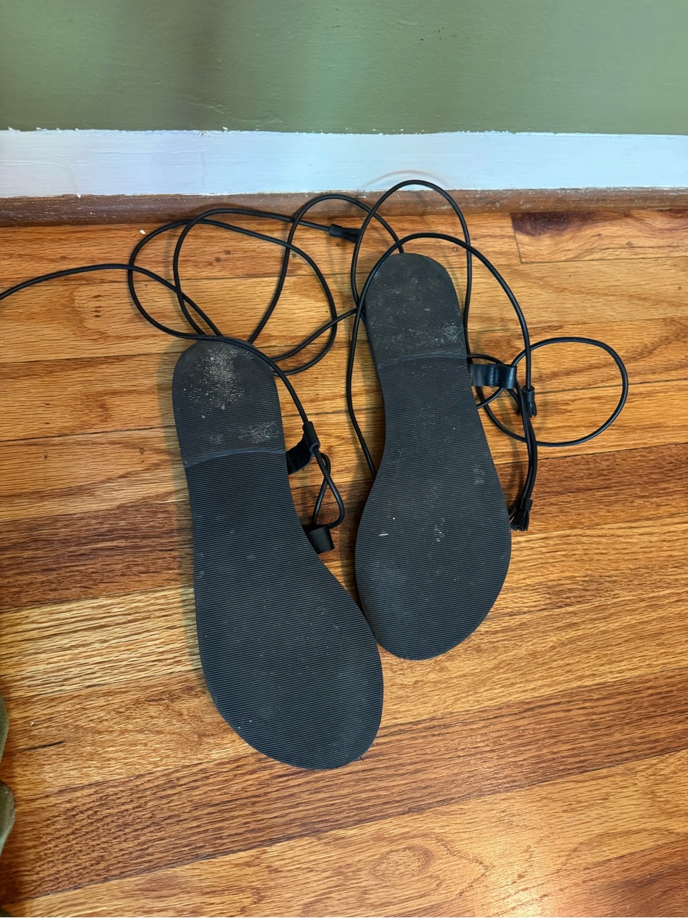 Black Lace-Up Flat Sandals - Women's Stylish Strappy Footwear Size 9 Abercrombie - Picture 4 of 4